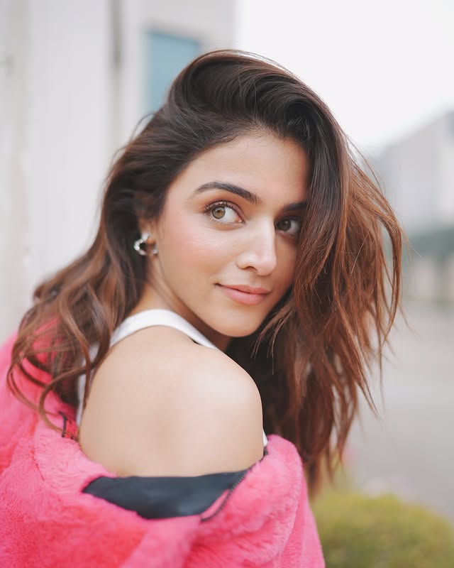 Wamiqa Gabbi : Bio, Height, Weight Age, Facts & More