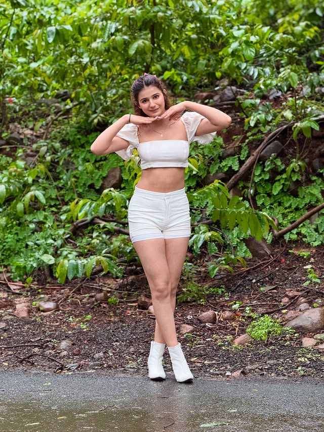 Khushi Baliyan : Bio, Height, Weight, Age, Facts & More